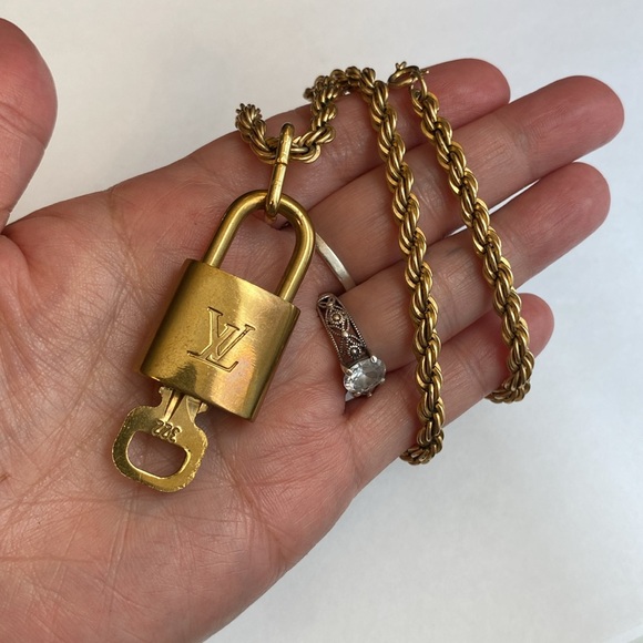 14K GF + LOUIS VUITTON lock & key necklaceš serial #322 - Picture 11 of 17